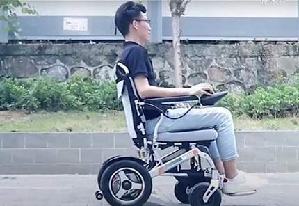 Espero poder cadeira de rodas leve atualizado-Camelo YE246 projetado para uso dentro e fora